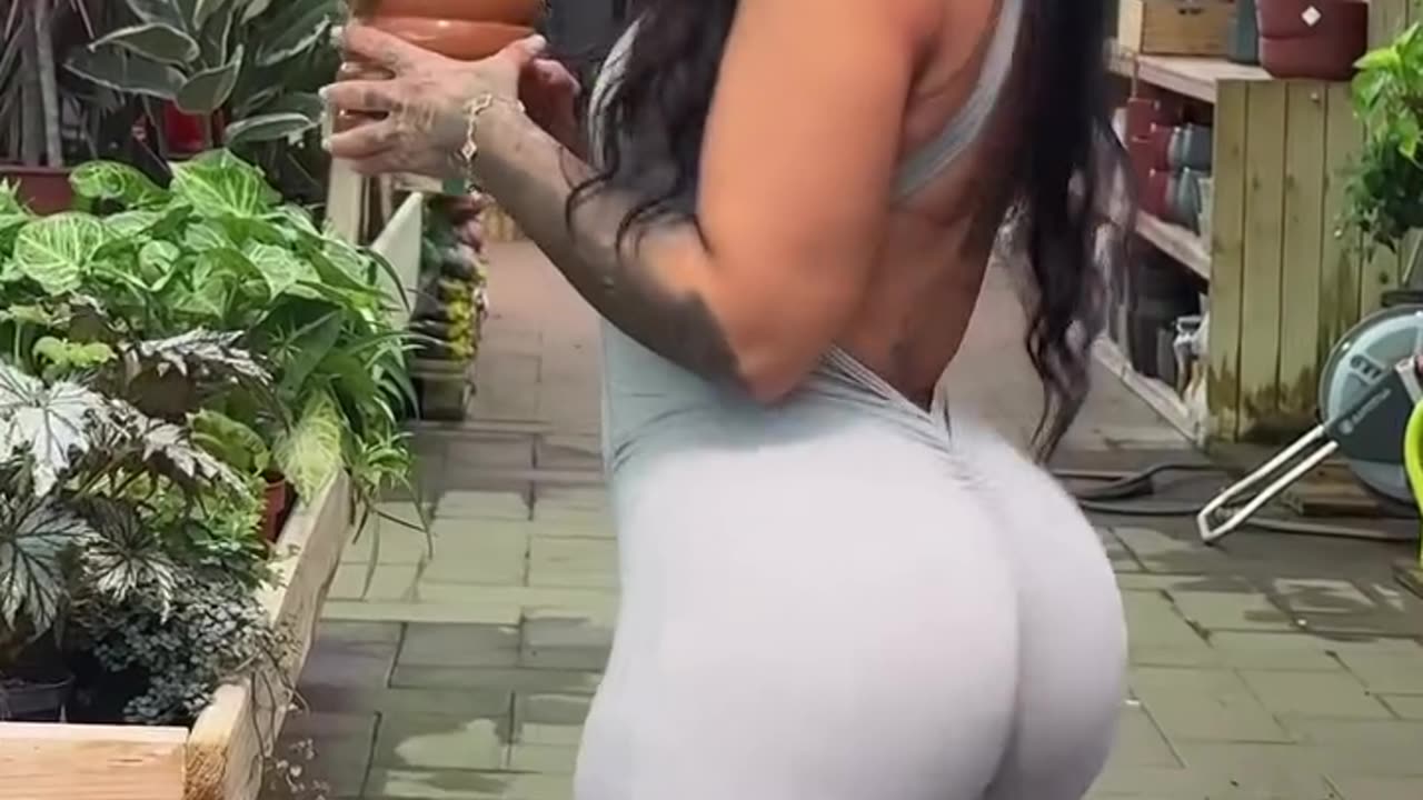 💯🔥 Sexy Gardener 🍑