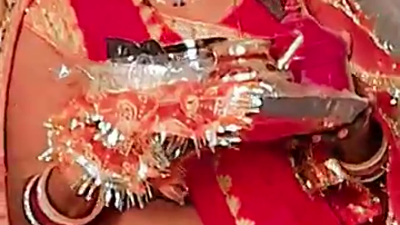 Hathon Mein Puja ki thali