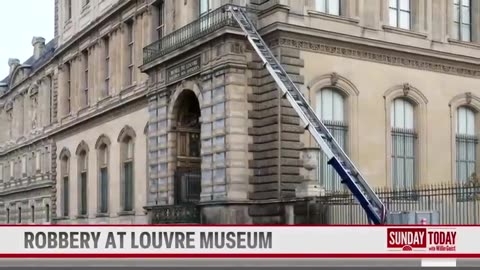 Thieves Steal Napoleon’s Jewelry from The Louvre in Paris Report