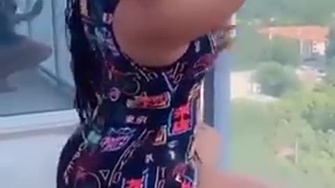Best dress twerk
