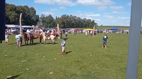 Evento a beneficio en ruedo "El Retorno" - Jineteadas en basto y pelo - Cerro Largo 19/10/2025