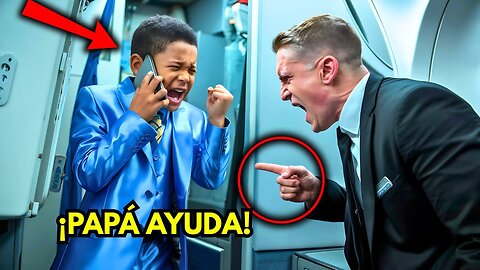 Auxiliar de Vuelo pone soda en el asiento de un bebe