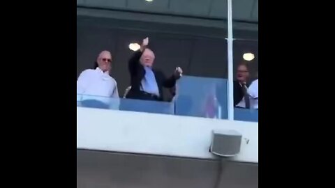 NFL Fines Cowboys Billionaire Owner Jerry Jones $250K for Obscene Gesture at Jets Game