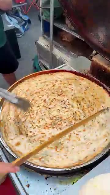 10 Yuan for Giant Shanxi Scallion Cakes – Carb Heaven Unlocked!