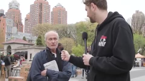 Ryan Long trying to get people to sign up for CNN+ LOL