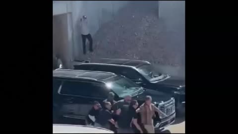 Sunglasses Man Raced thru Tunnel to Take Selfie, Film SUV Evac; removed Rear Cam Footage -Owens, RV