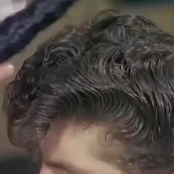 The_1950s_Hairstyle_Known_as_The_Elephant’s_truck