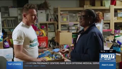 Democrats are internally panicking this morning after federal workers turn on them