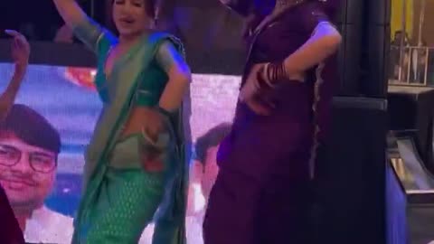 Girl Open Dancing looking Hot Bhabhi