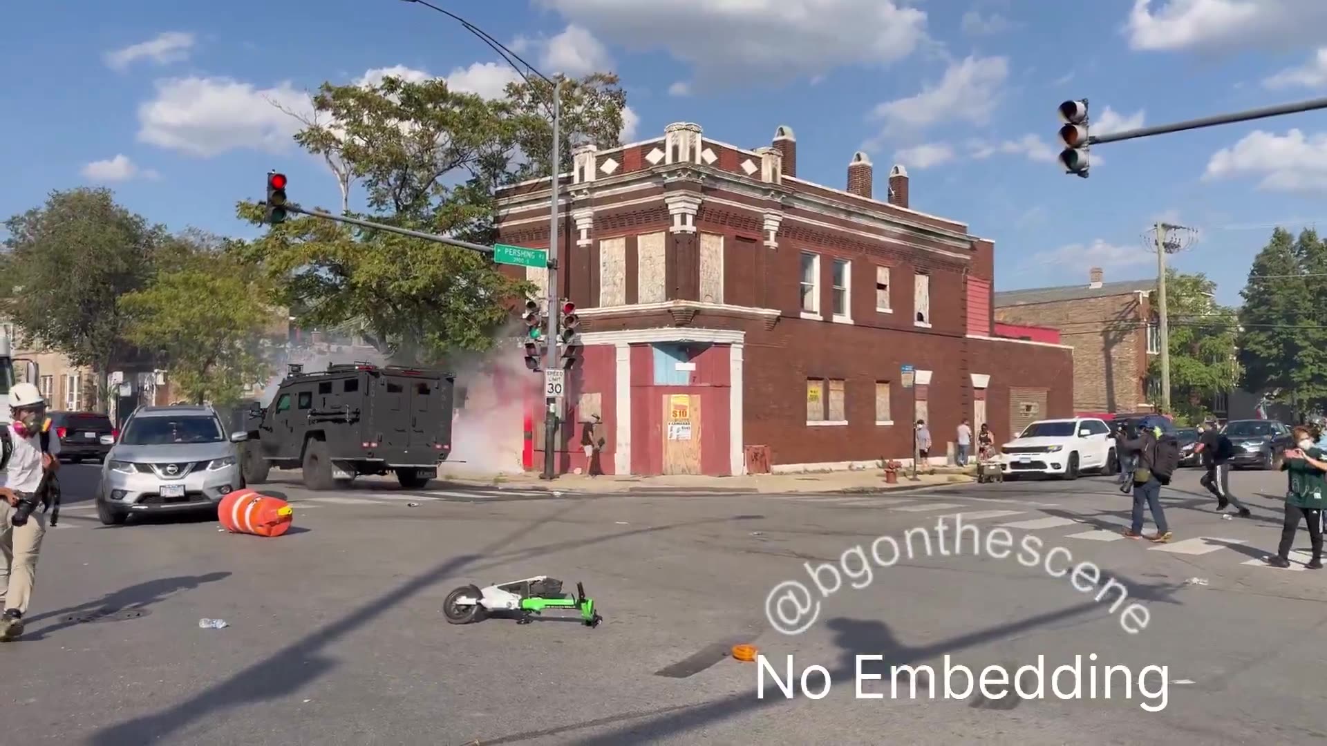 ICE get their asses kicked in Chicago