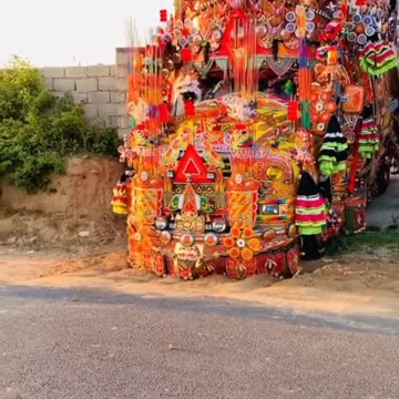 Pakistan's bus is very beautiful.