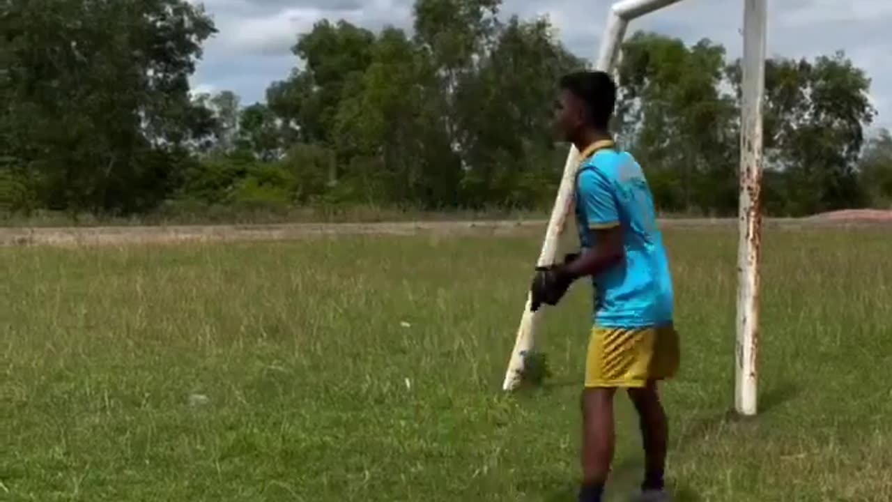 🤣🏆 Hilarious Attempt to Win Against Him Ends in Epic Fail! | FunFM