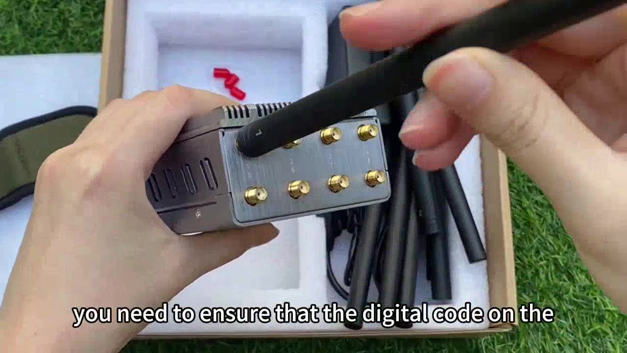 Handheld 8-band signal jammer