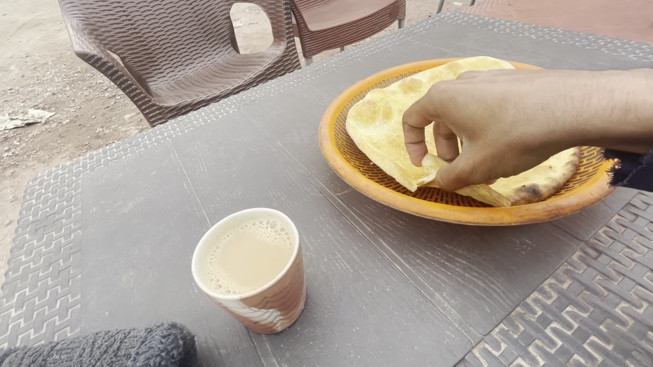 Afghani bread (Naan) In Rainy Night