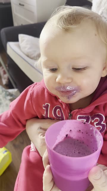baby kayla loves smoothie 100%