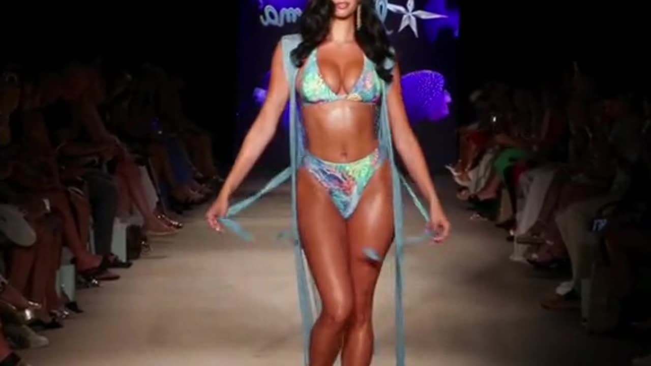 Summer show bikini sexy models