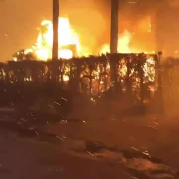 Houses Burning & Cars Melting | Cali