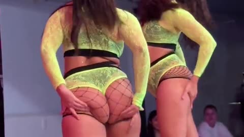 TWERK LATINO DÚO SHOW 😍 - Ludmi Farías ft Gabriela #twerk #dance #baile #dancec