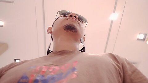 Feeling Famous - RUS64