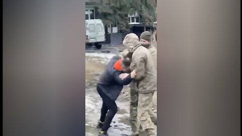 Lucky day? A man narrowly escapes forced mobilization in Ukraine