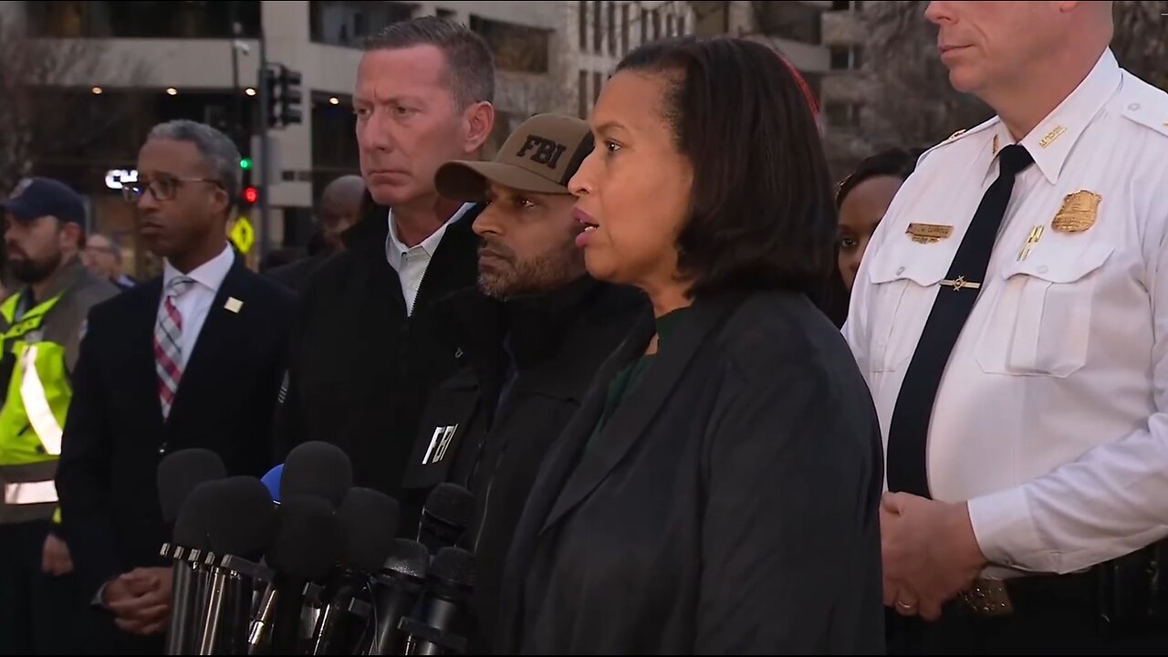 Police give press conference following the shooting of 2 National Guard troops near the White House
