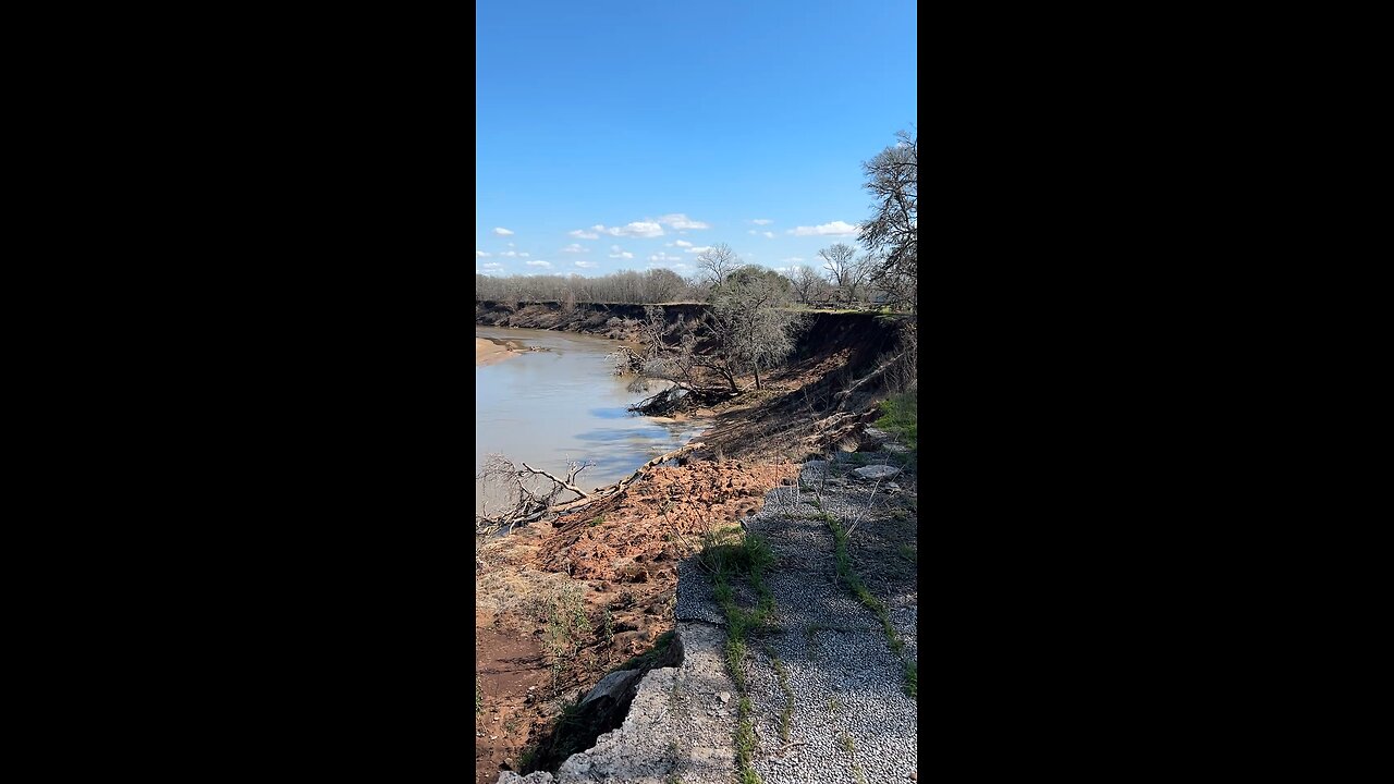 Simonton Road erosion by Brazos River