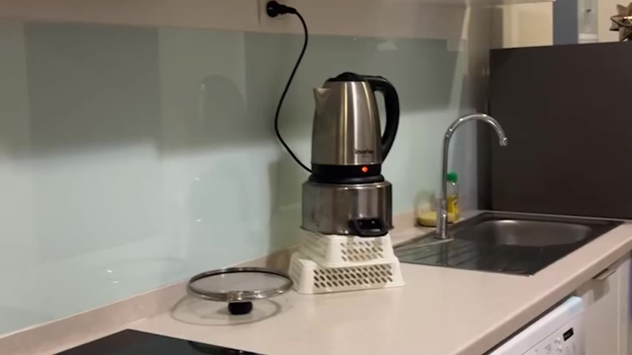 Airbnb Said It Had a Fully Equipped Kitchen