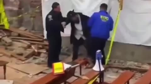 Tunnel jew gate