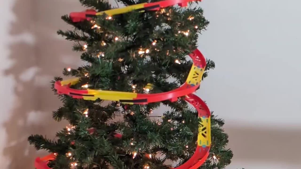 Ultimate Hot Wheels Christmas Tree Track