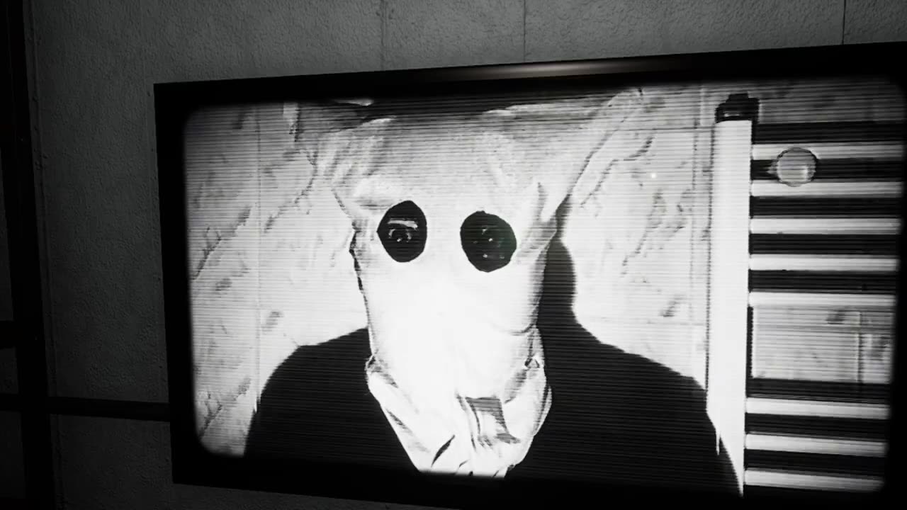 why did this scare me so bad (2 random horror games : lights out/You've got a package)