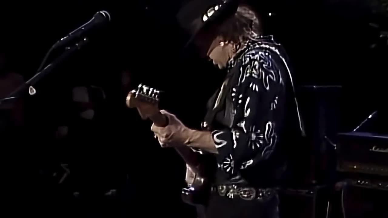 🎸 “Couldn’t Stand the Weather – Stevie Ray Vaughan and Double Trouble (Austin City Limits, 1989)”