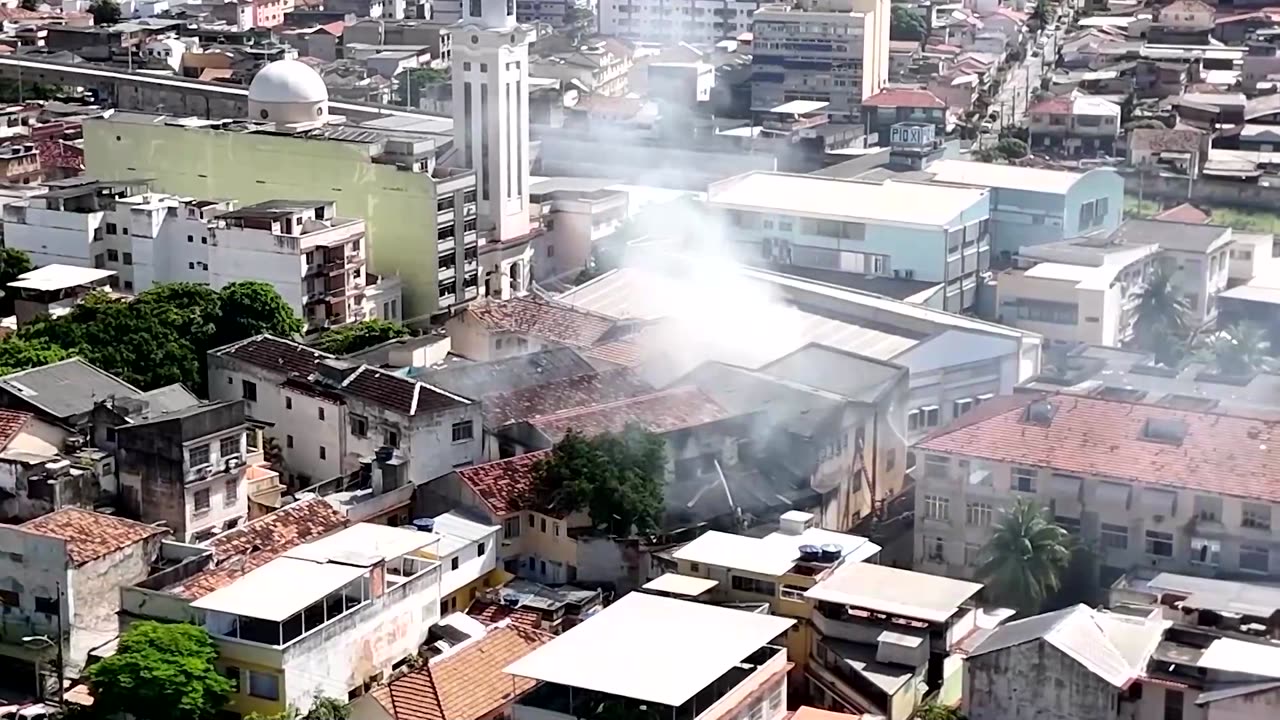 Fire at Rio factory injures at least 20, destroys carnival costumes