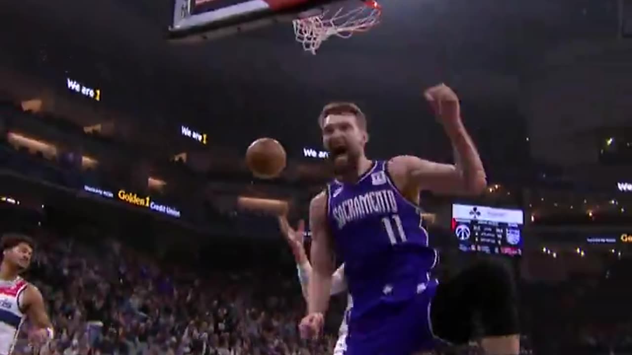 Sacramento Kings - Domas drops the hammer 🔨😤