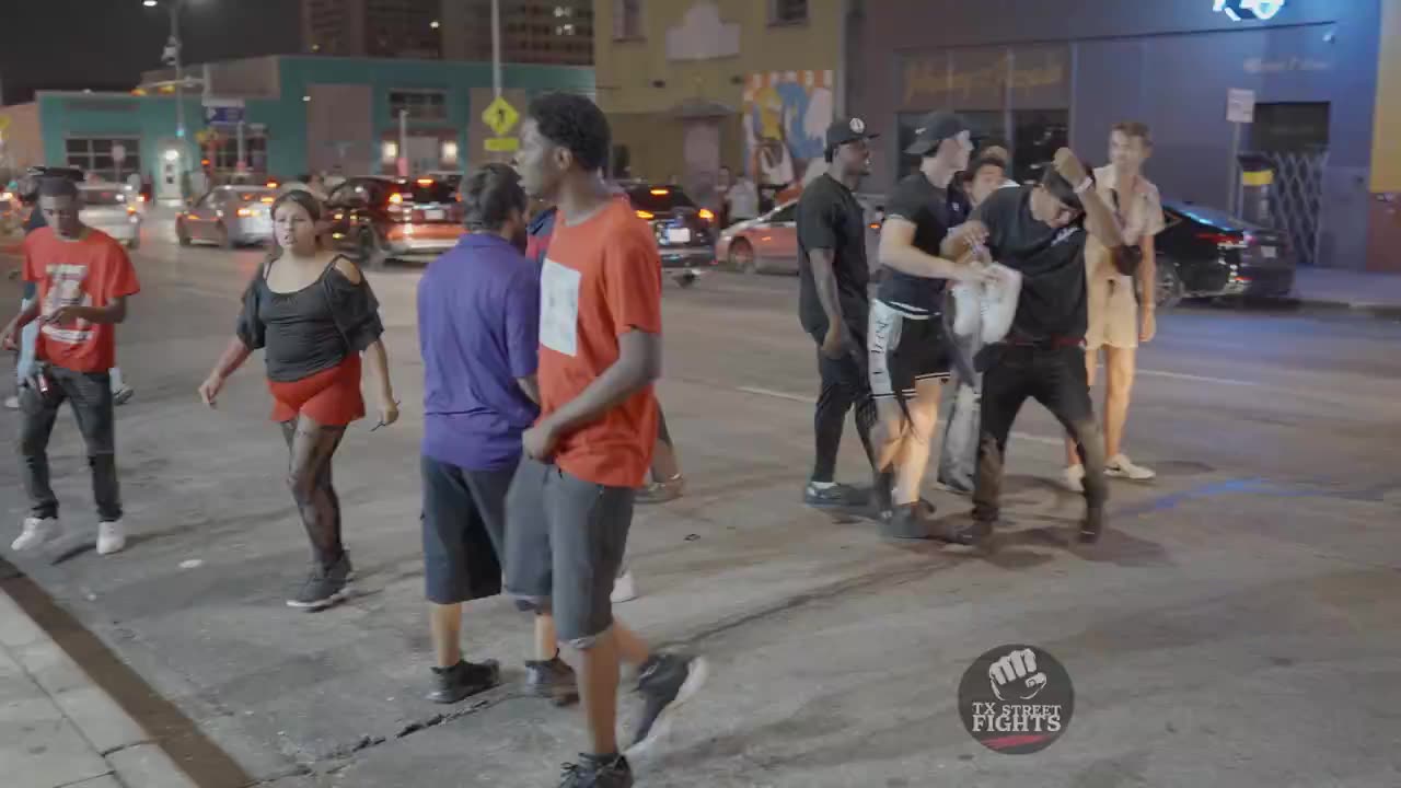 Damn what did the guy getting jumped do? This is literally 10-On-1.