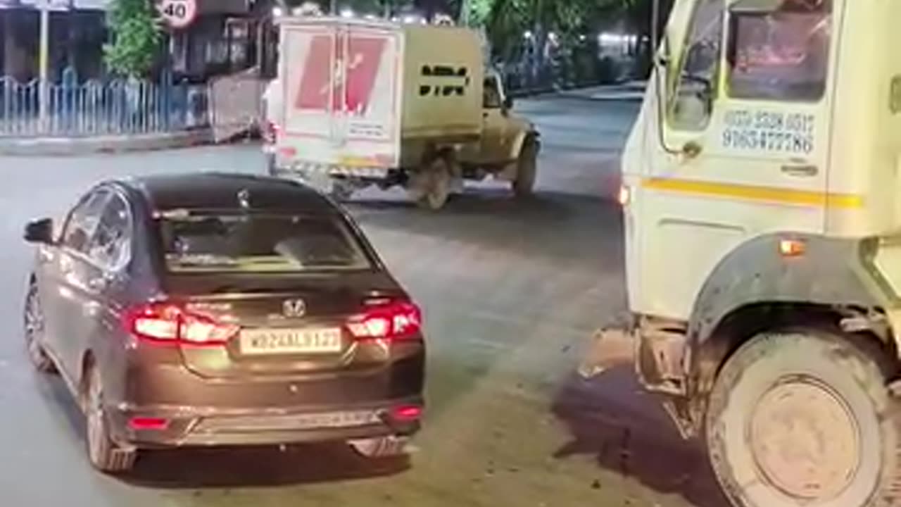 🚚💥 Truck Crashes Into Stationary Car — Shocking Impact!