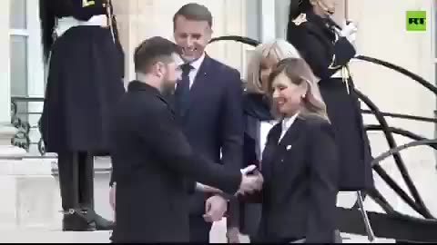 Mr. an Mr. Macrons meet Zelinskys at the palace