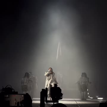 Taylor swift the eras tour 30 seconds of the smallest man to ever live (Vancouver)