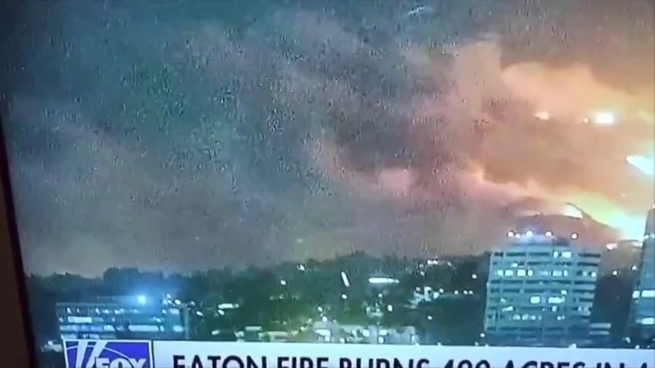 UFO seen near Los Angeles fires on Fox News camera