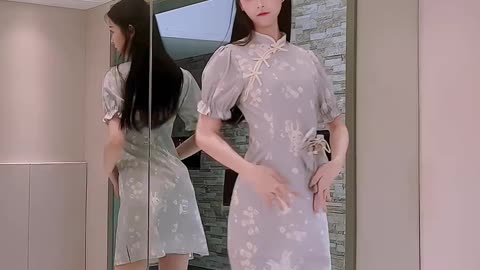 Feminine Snow White Gown Vibrant Photo Pose | Daily Beauty EP 1431