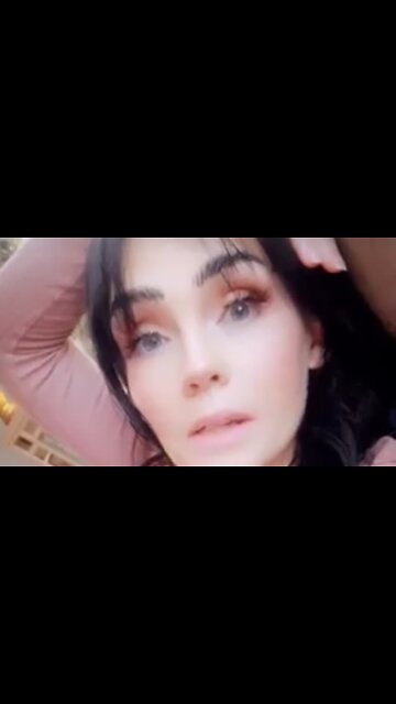 SHE NAMES THE JEWS THAT RUN HOLLYWOOD - KABBALISTS ✡️