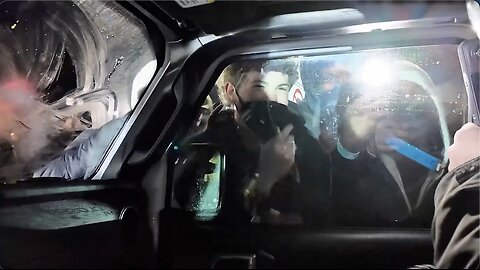 🎬 Демпартия атакует хаосом: улицы, банки, НАТО и возврат жёсткой реальности