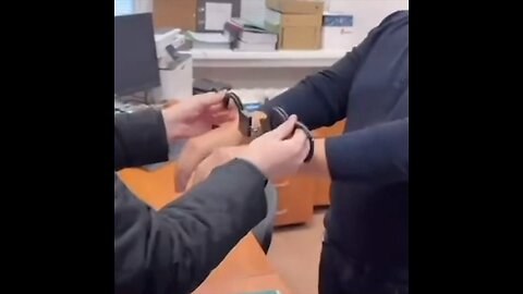 Funcionario ruso se alegra de haber sido detenido por corrupción