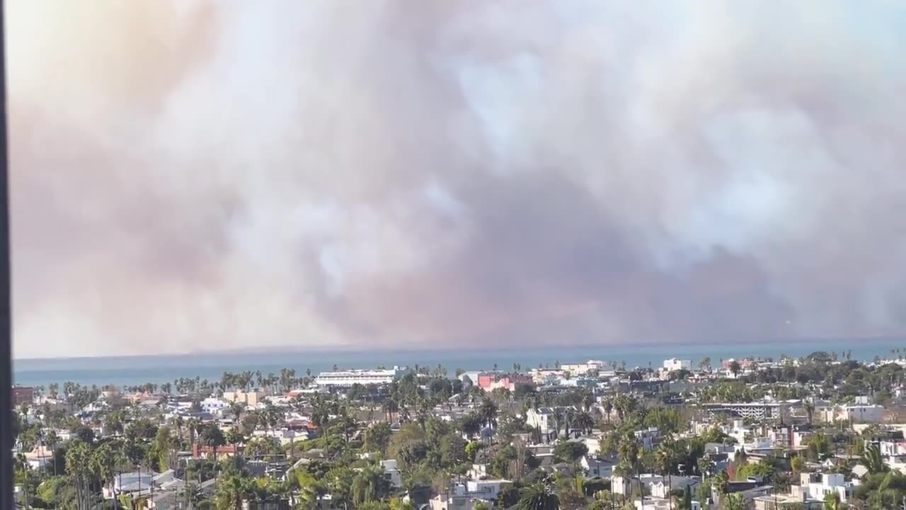 UFO or Drone Spotted in Palisades California Wildfire