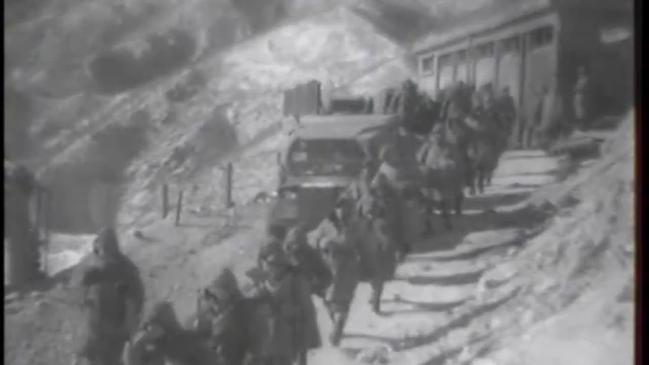 WITHDRAWAL FIRST MA... - WITHDRAWAL FIRST MARINES, 1ST MARINE DIV. FROM CHOSIN RESERV - 111-adc-8580