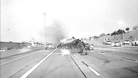 Wild freeway crash in Arizona