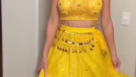 "Don't believe me? My wife changed her clothes three times in 18 seconds! Watch until the end."