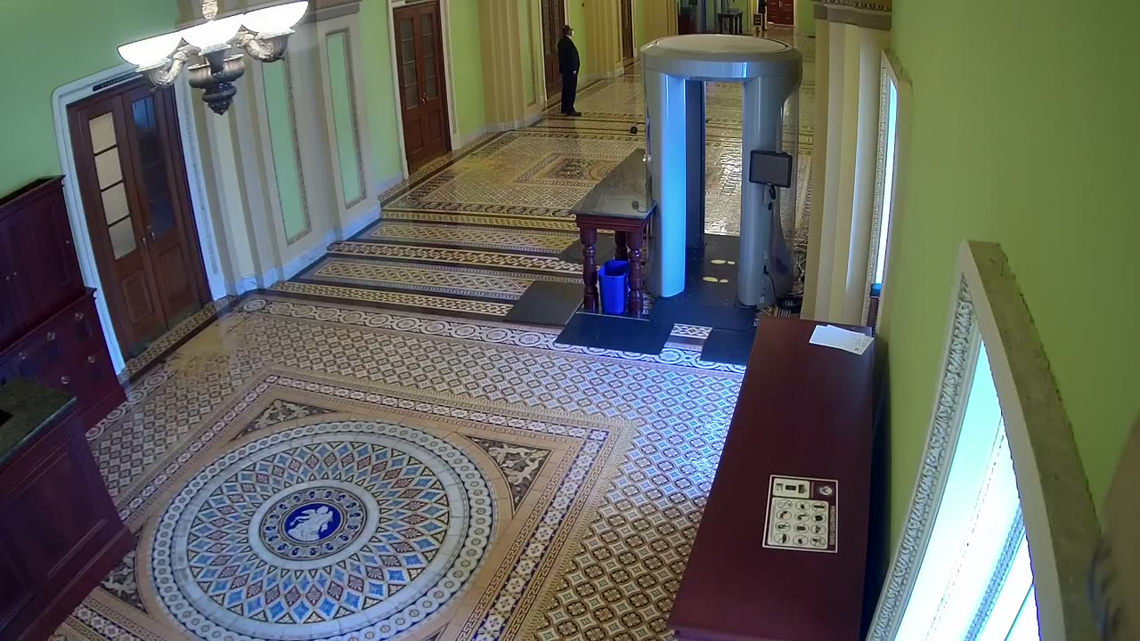 0304USCS03SenateGallerySWnearS324_2021-01-06_11h20min01s780ms.mp4