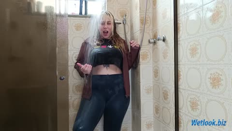 Samanta’s Wetlook Shower Fun | Lingerie, Leggings & Jacket Soaked