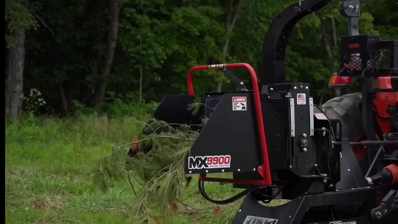 Some Action with the Woodmaxx MX9900 Chipper