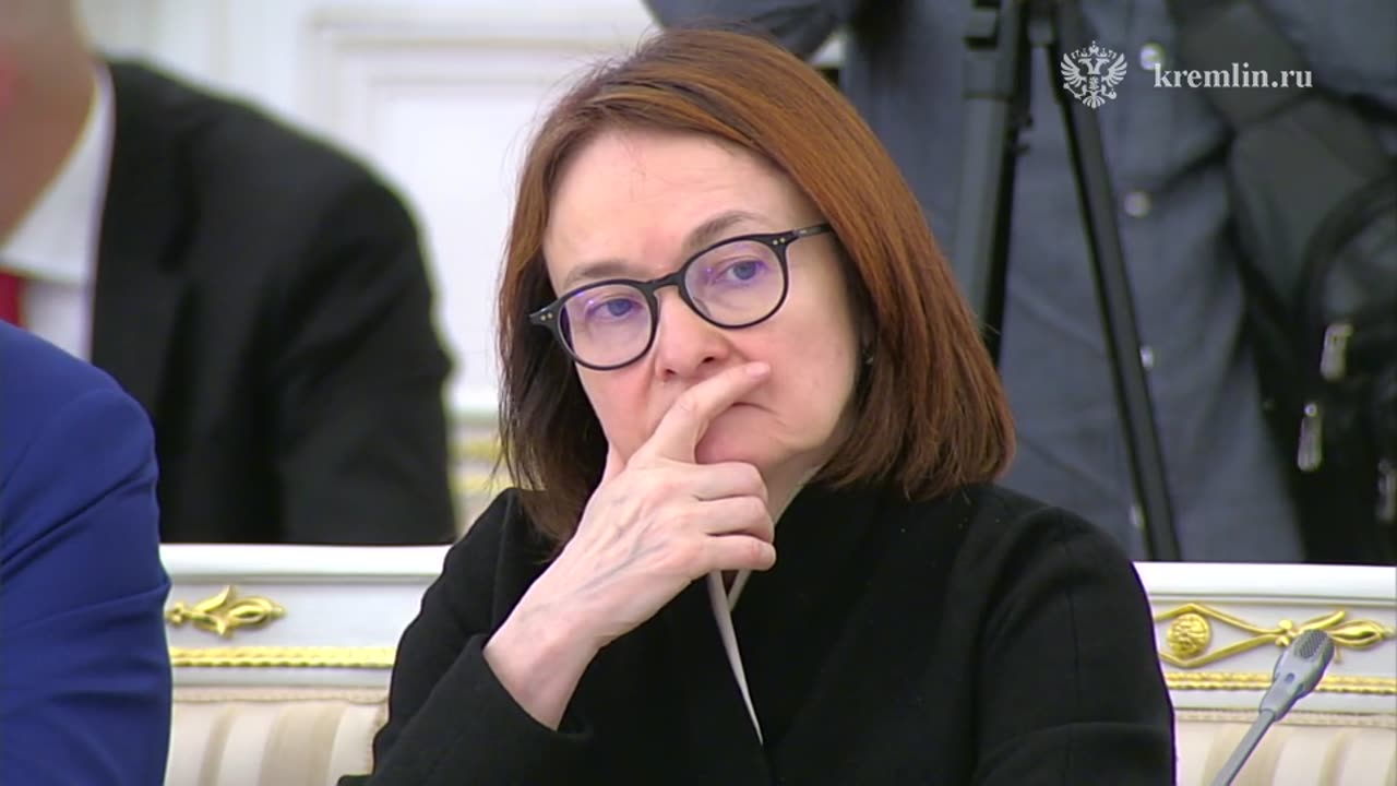 Сейчас на рынке труда наблюдается дефицит свободной рабочей силы.